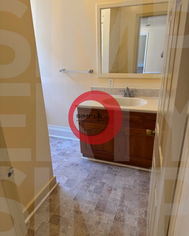 Photo - Multi-family building - Center City Unit Apartment 4