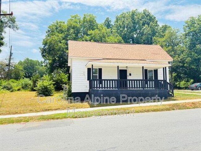 Photo - 407 Gardner St