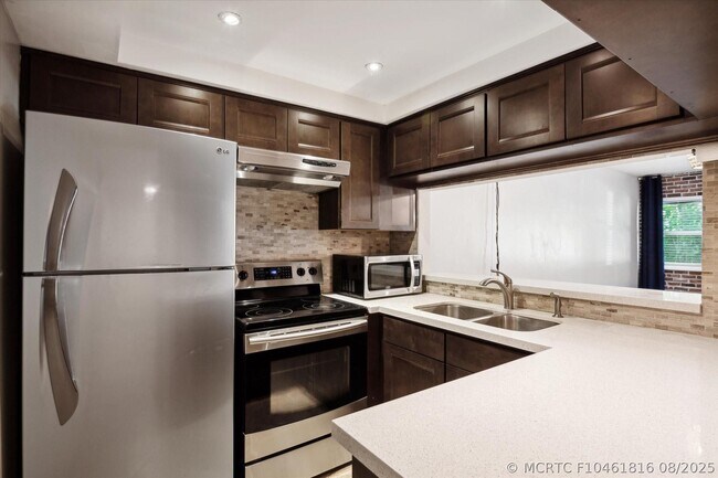 Photo - 615 NE 12th Ave Unit 112