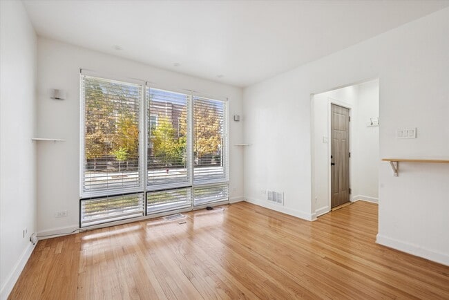 Photo - 3831 N New England Ave