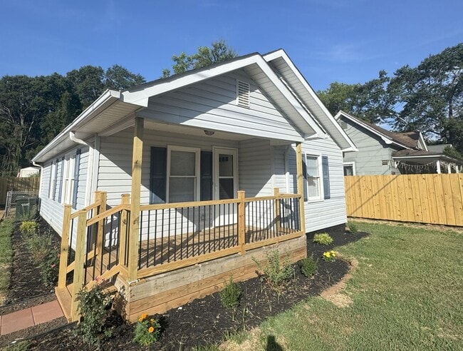 Building Photo - Totally Renovated Arts and Crafts Bungalow... Rental