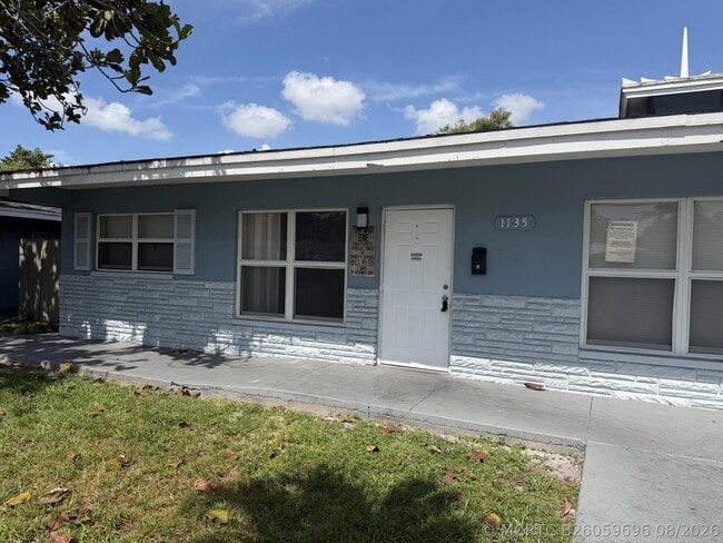 Building Photo - 1135 NW 7th Ave Unit 1