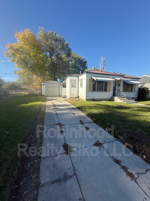 Photo - 222 W Cedar St