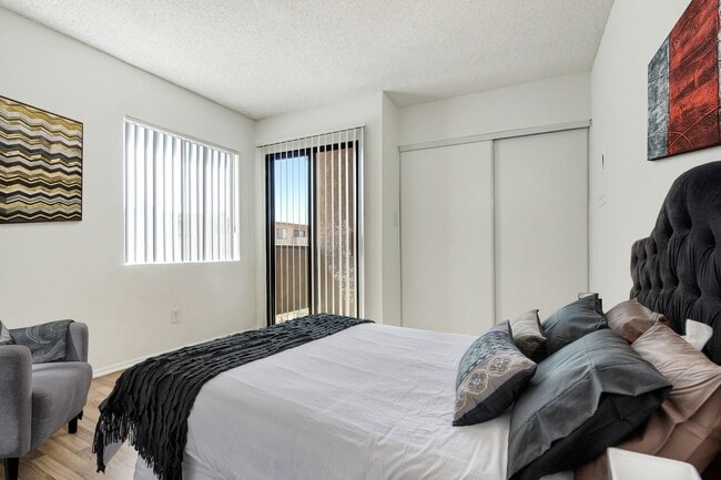 Foothill Apts