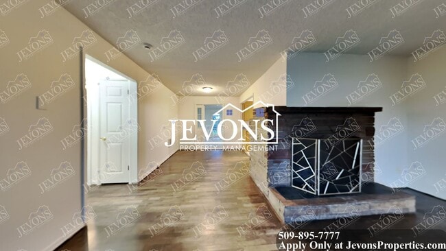 Photo - Enjoy the new appliances in this lovely single-family home located in the heart of Tacoma