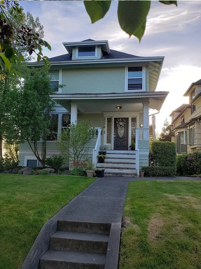Photo - 2322 Hoyt Ave