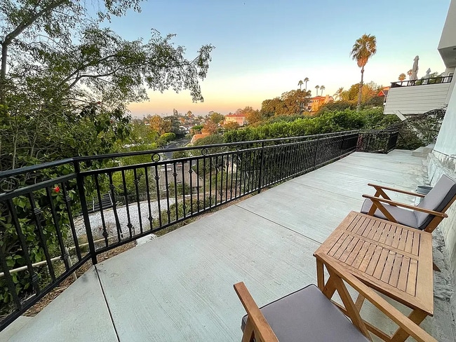 Photo - 3632 Amesbury Rd