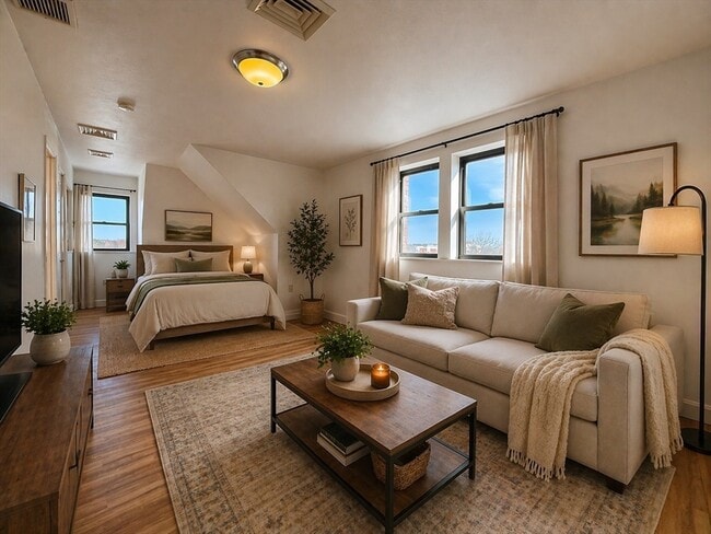 Building Photo - 6 S Washington St Unit 401