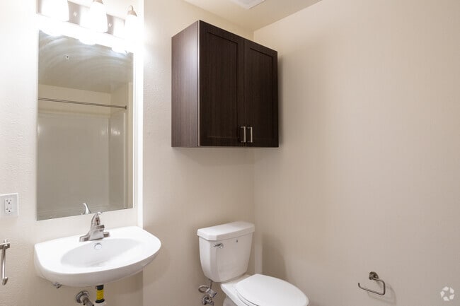 Studio - 426SF - Bathroom