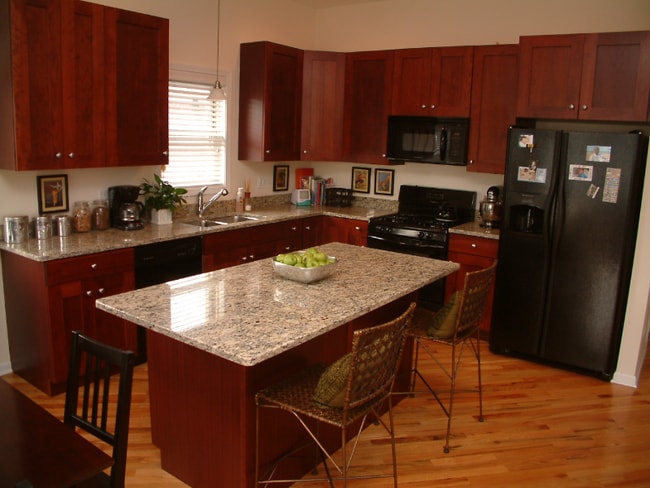 Photo - 1528 W Greenleaf Ave Apartment Unit 3W