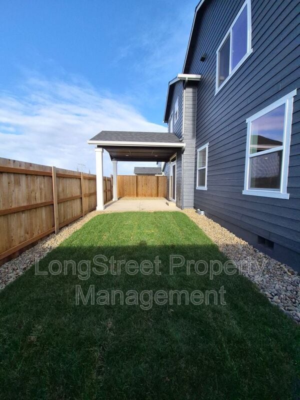 Photo - 4694 Finch St