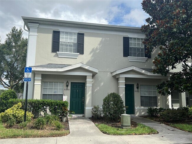 Building Photo - 10962 Savannah Wood Ct Unit 151 Rental