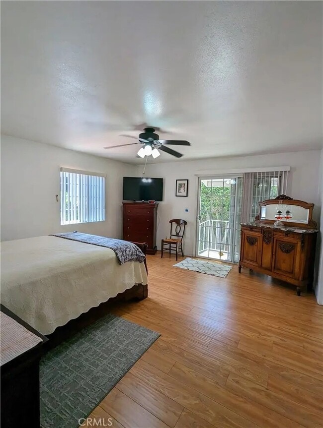 Photo - 2325 S Harcourt Ave