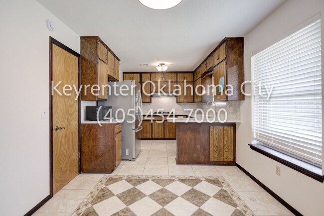 10912 N Blackwelder Ave