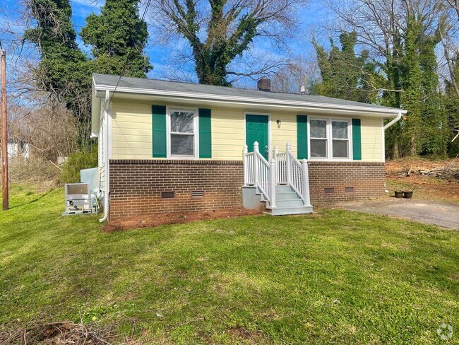 Building Photo - Super Cute 2 bedroom / 1 bathroom home nea...