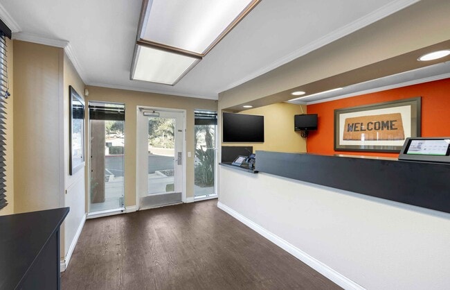 Furnished Studio-San Diego - Fashion Valley