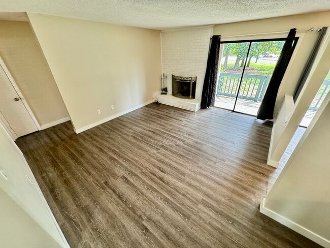 Photo - 10919 Harrowfield Rd