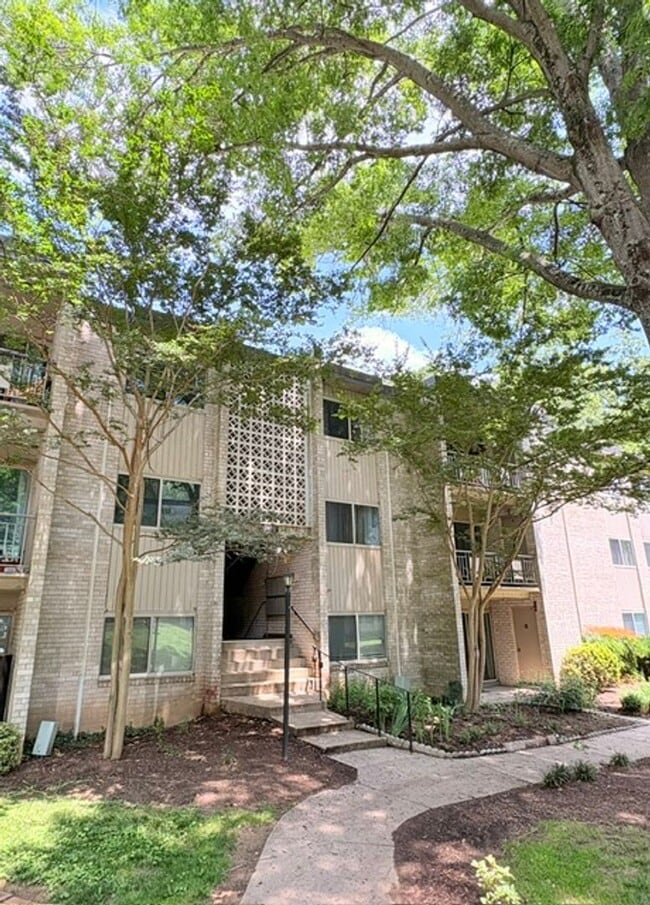 Building Photo - 12403 Braxfield Ct