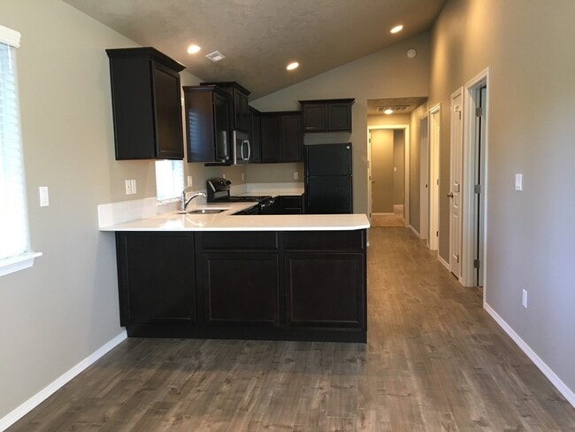 Photo - 594 N Trinity Way
