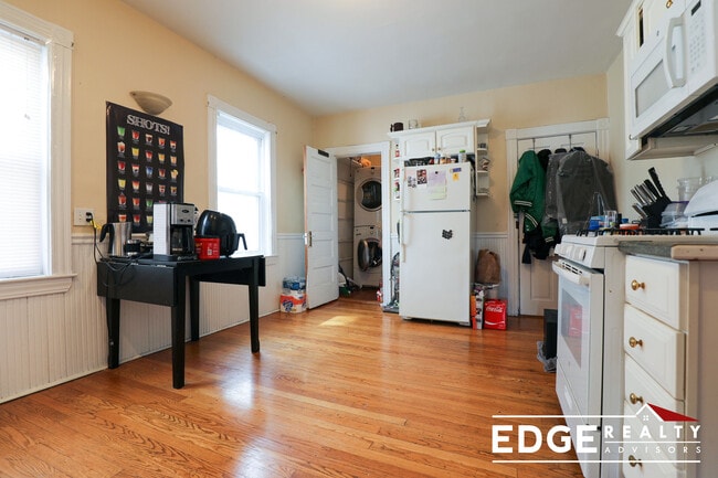 Photo - 207 Parsons St Unit 1