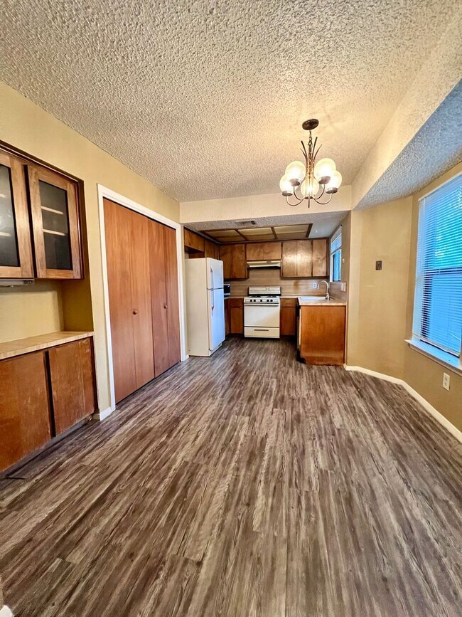 Building Photo - 1006 Milford Way Unit B Rental