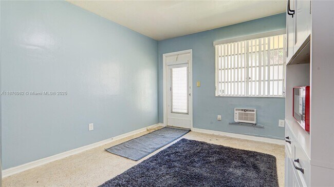 Photo - 28 NW 170th St Unit 2