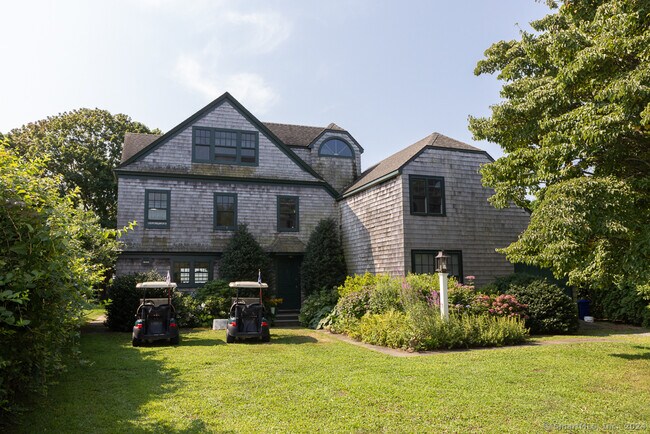 17 Agawam Ave