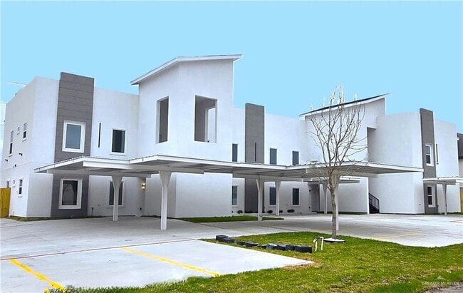 Building Photo - 3201 Magdalena St Unit 2