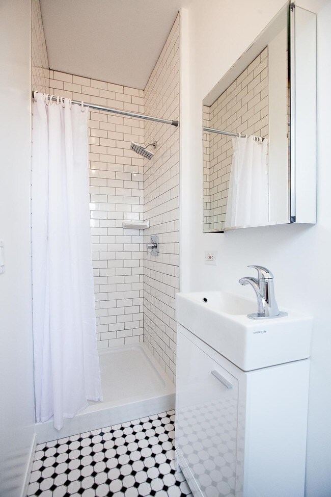 Photo - 1139 N Commonwealth Ave