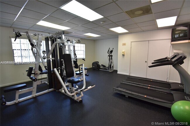 Photo - 400 Palm Cir W Unit 304