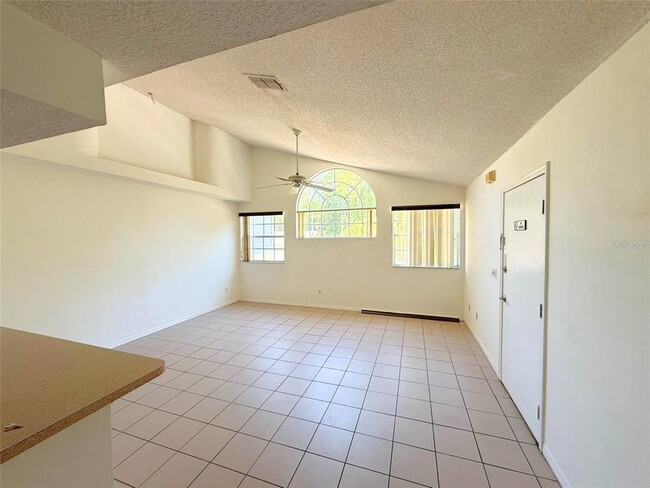 Photo - 2000 Royal Bay Blvd Unidad 132