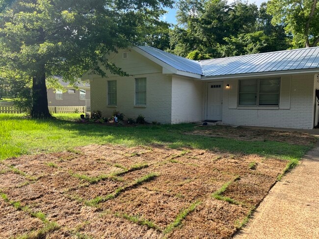 Photo - 1713 Burney Branch Dr House