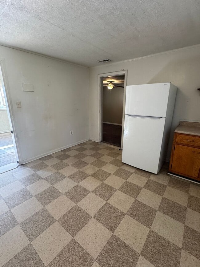 Photo - 221 Remus Ln