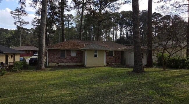 Photo - 136 Hillsdale Dr SE