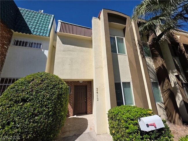 Building Photo - 3412 Townhouse Dr