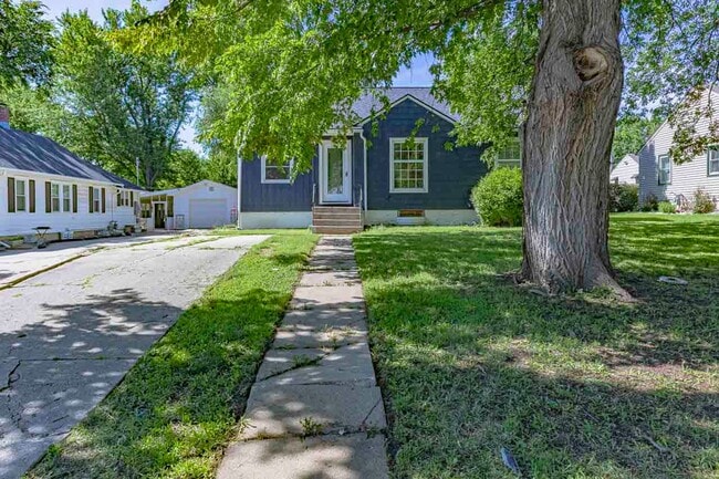 Photo - Spacious home for rent!