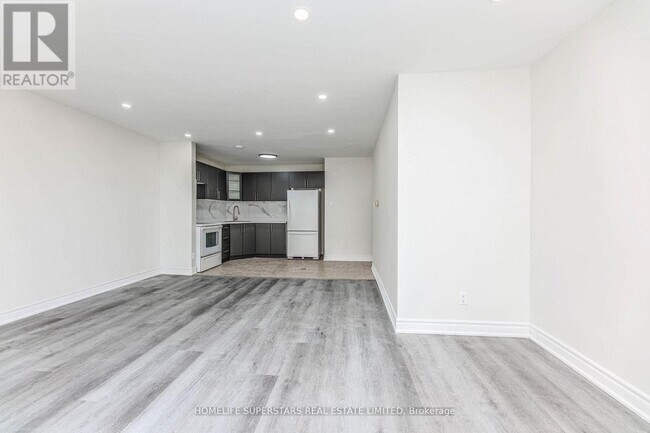 Photo - 1164 The Queensway