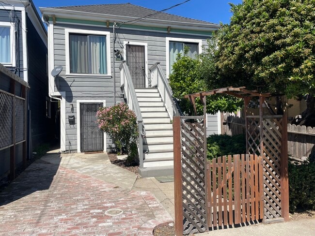 Front of the building - 2047 20th Ave Unit 2047