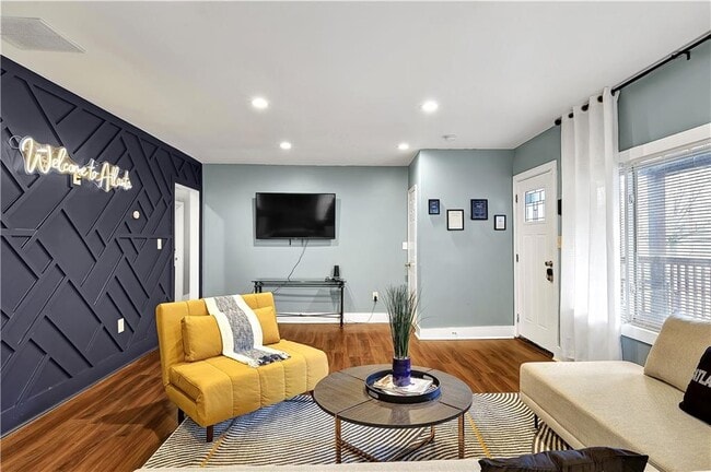 Building Photo - 112 Linkwood Rd NW Rental