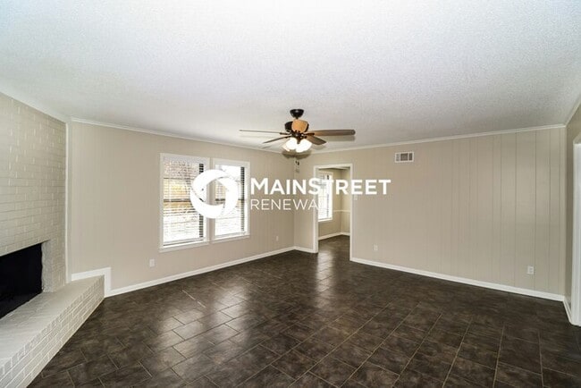 5 Bedroom Pet-Friendly Home in Memphis, TN with Main Street Renewal