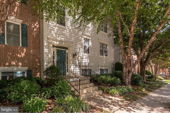 Building Photo - 12020 Golf Ridge Ct Unit 202 Rental