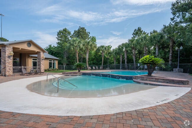 Building Photo - Uvalde Ranch Apartments