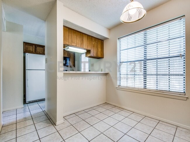Photo - Great 2-Story 2/2.5 Condo Close to UNT For Rent!