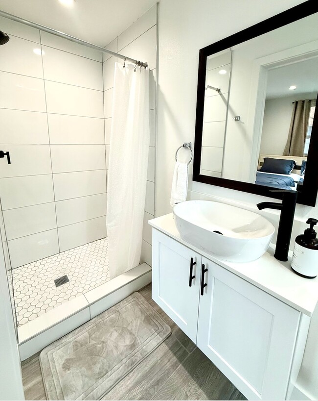 Photo - 1597 W 37th St Unit 1597 W 37th St