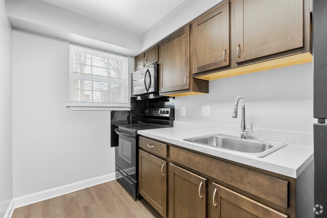 Unit 101 - 1BR, 1BA - 599SF