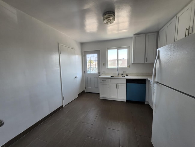 Photo - 4300 Market St