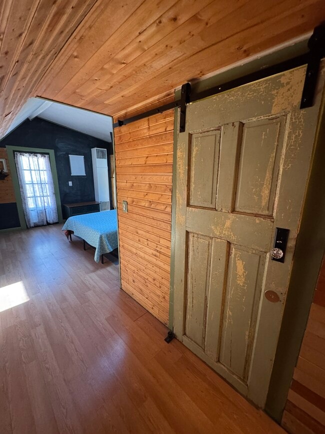 Photo - 118 E Brookside St