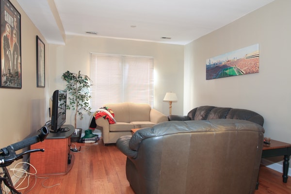Photo - 2455 N Ashland Ave Unit 2