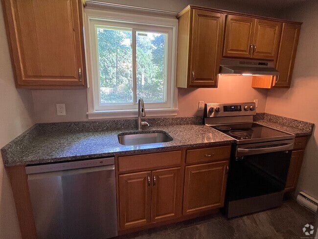 Building Photo - 1622 Farmington Ave Unit APT 1