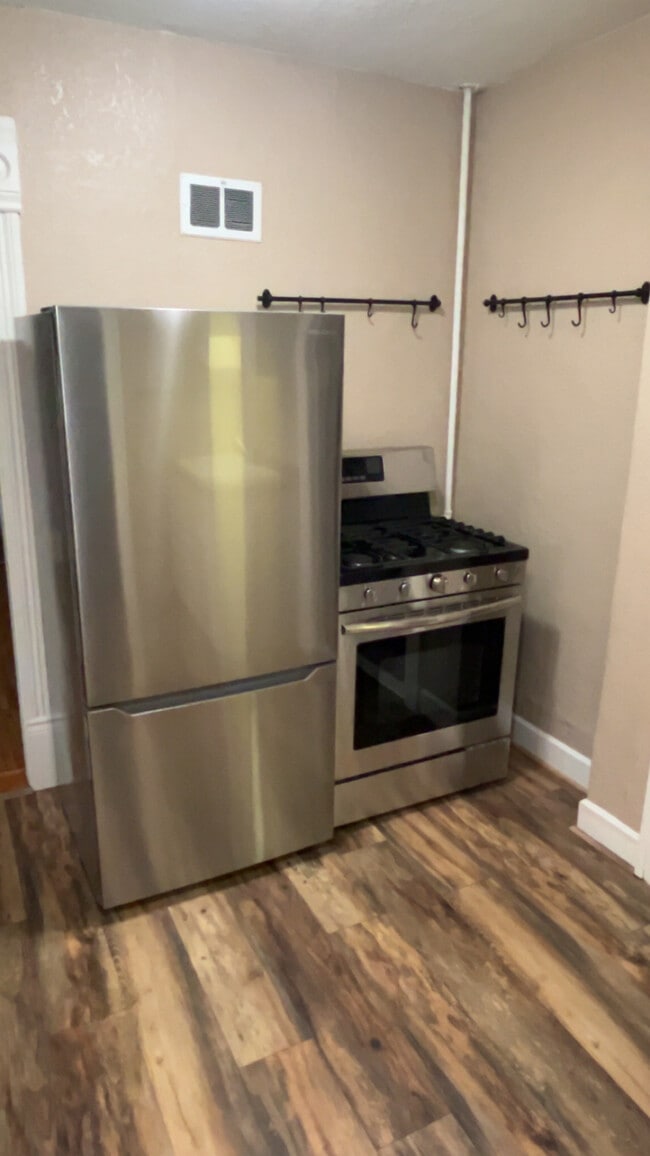 Kitchen - 1027 43rd Ave N Unidad Apartment #3